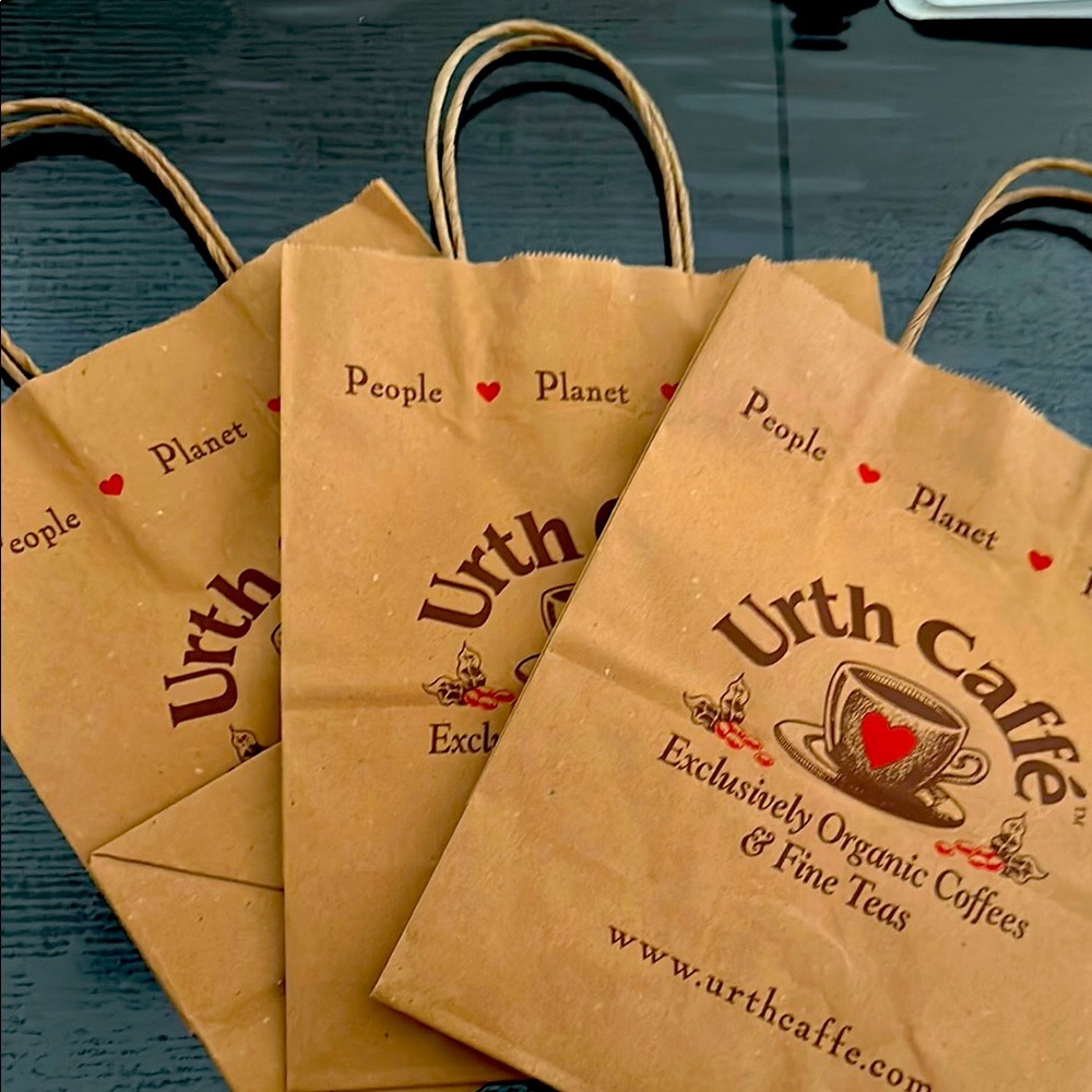 Brown paper lunch bags, medium size.
